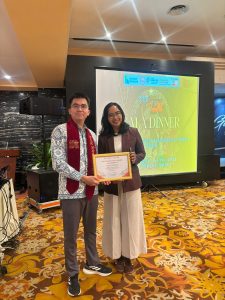 dr Vincent Ongko Wijaya Juara 2 Young Scientist pada 2nd INA Pain Camp